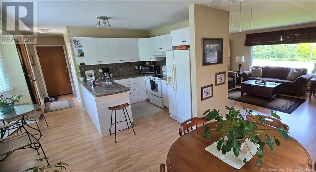 934 HILLSBOROUGH Image 11