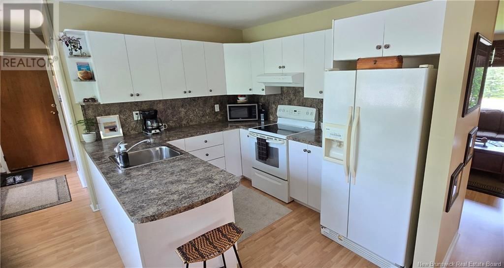 934 HILLSBOROUGH Image 12