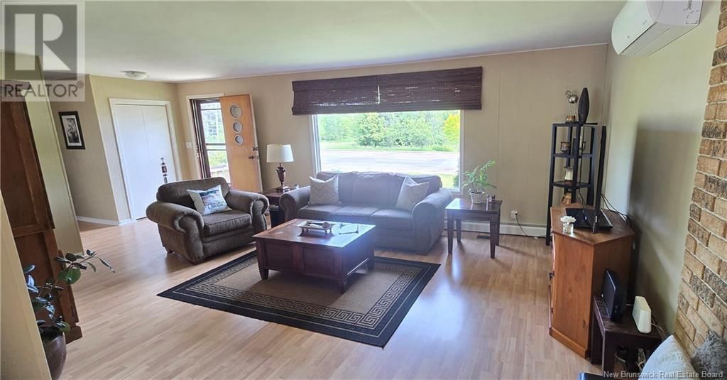 934 HILLSBOROUGH Image 17