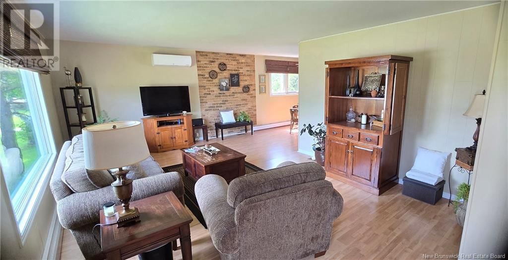 934 HILLSBOROUGH Image 18