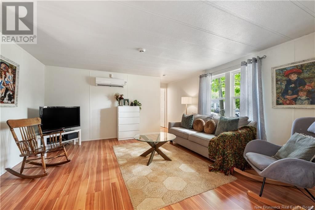 1 HERON STREET Image 12