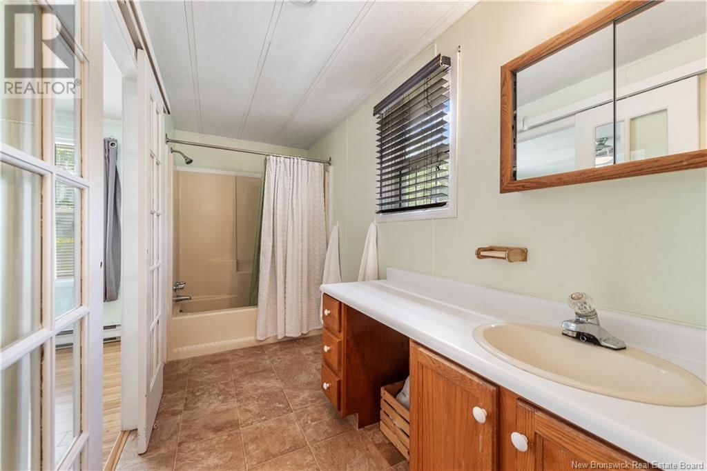 1 HERON STREET Image 8