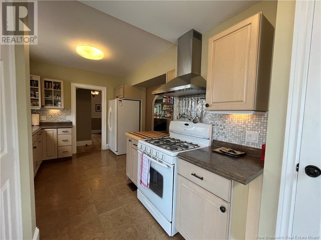 29 HILLCREST DRIVE Image 12