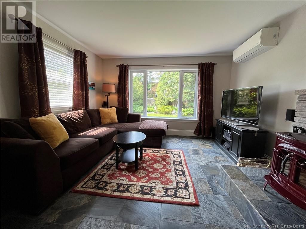 29 HILLCREST DRIVE Image 15
