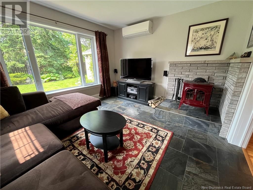 29 HILLCREST DRIVE Image 16