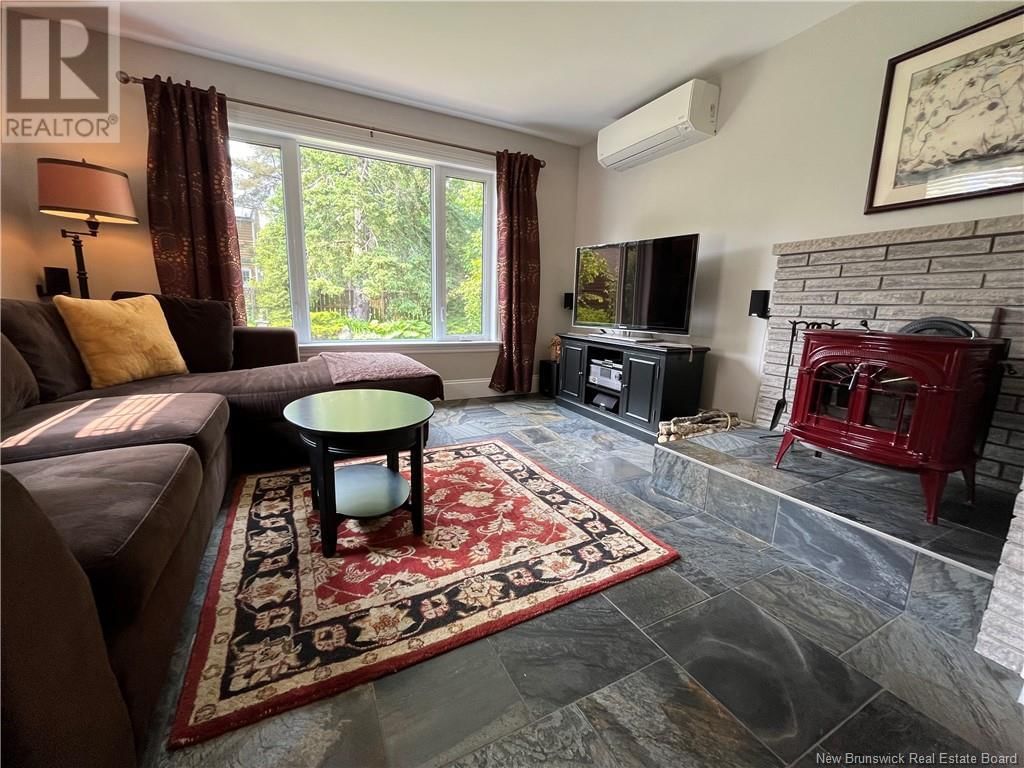 29 HILLCREST DRIVE Image 17