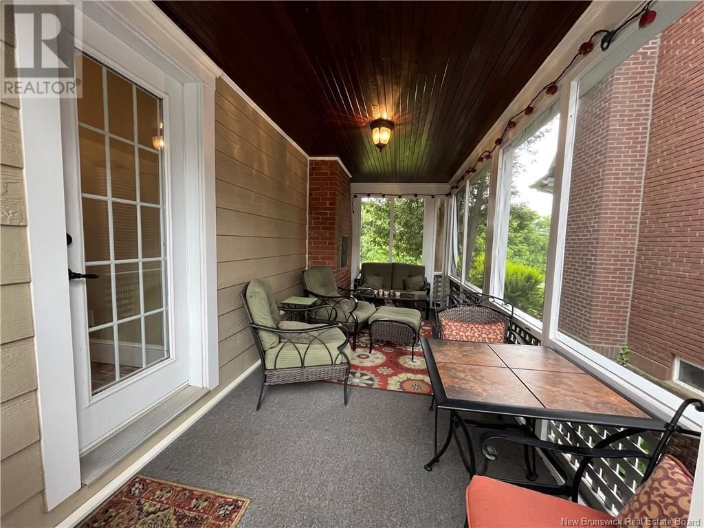 29 HILLCREST DRIVE Image 18