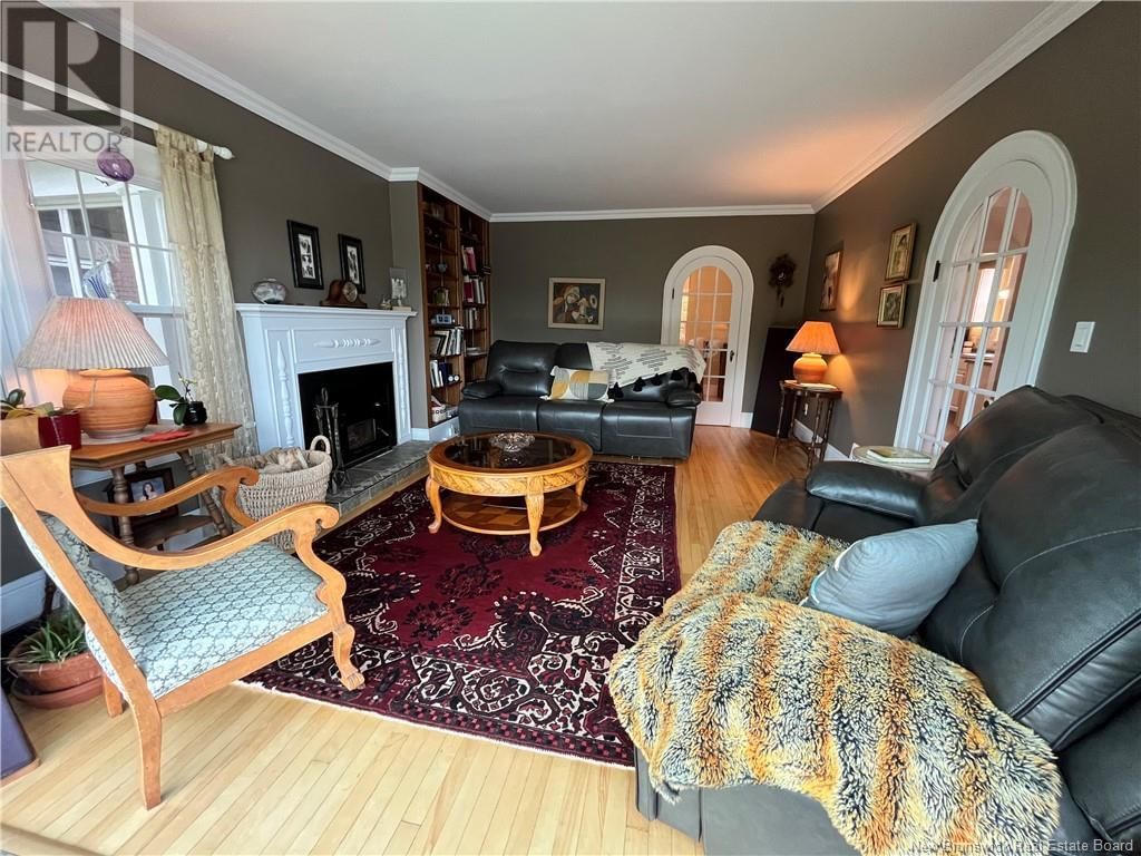 29 HILLCREST DRIVE Image 8