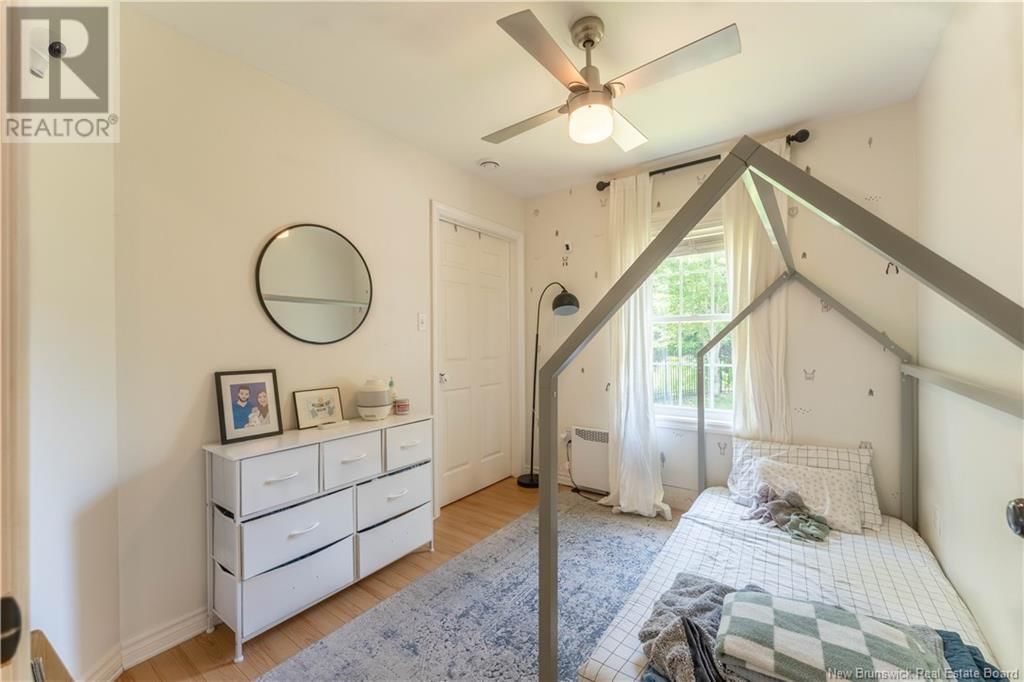 27 CHARLOTTE STREET Image 31
