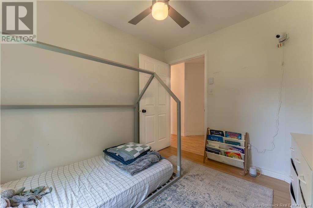 27 CHARLOTTE STREET Image 32