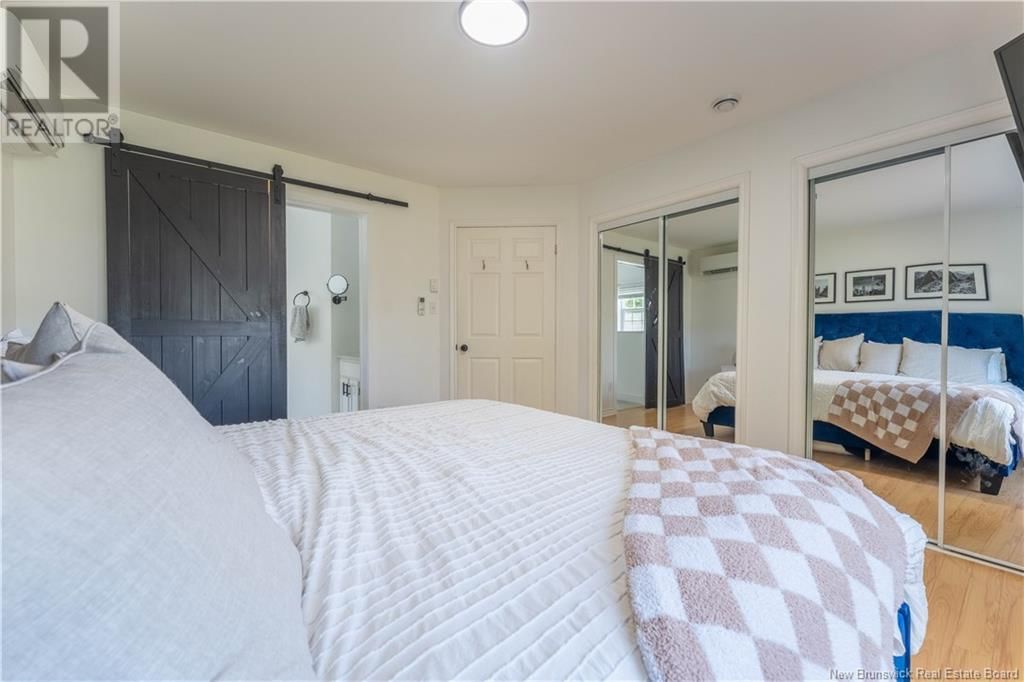 27 CHARLOTTE STREET Image 34