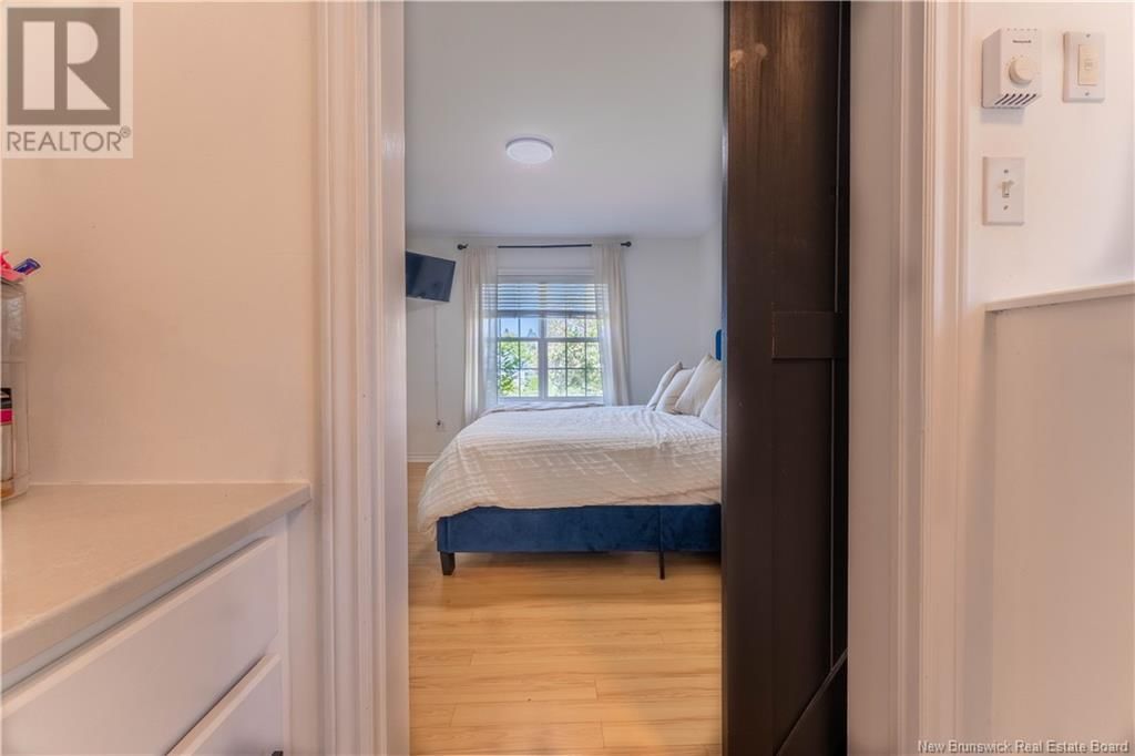 27 CHARLOTTE STREET Image 37