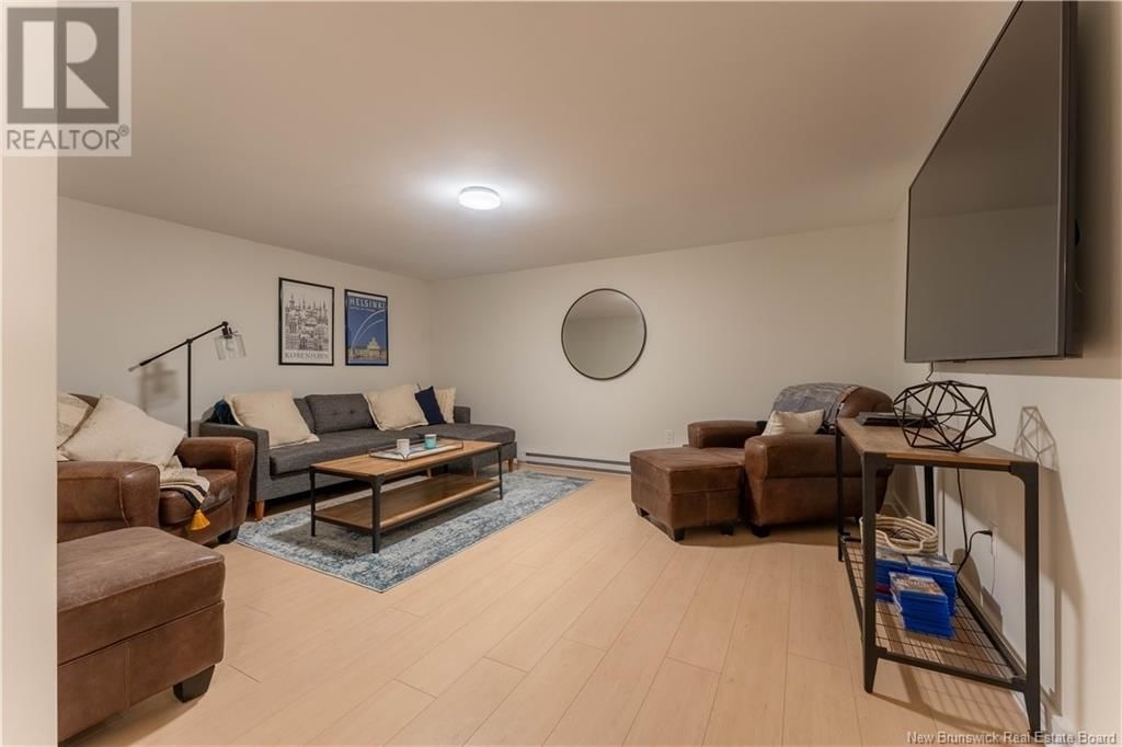 27 CHARLOTTE STREET Image 46