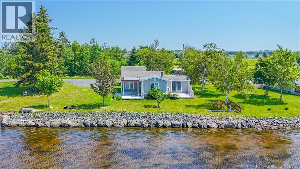 22 rue des Chalets, Inkerman Ferry, New Brunswick E8P 1V8