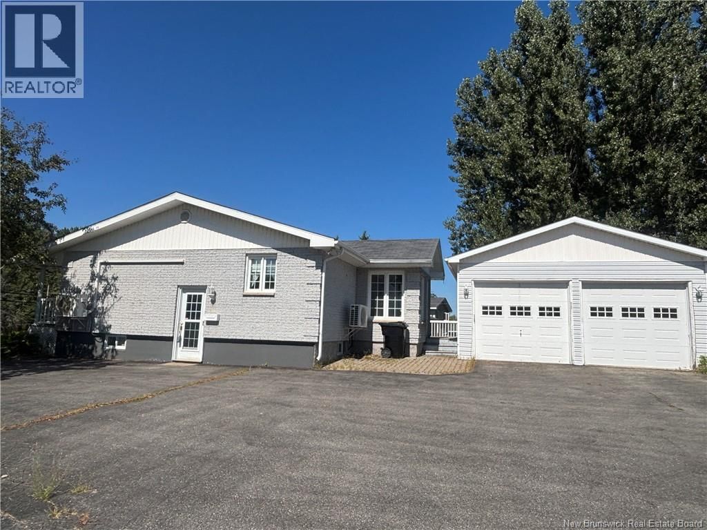 1610 St Peter Avenue, Bathurst, New Brunswick E2A 3B1