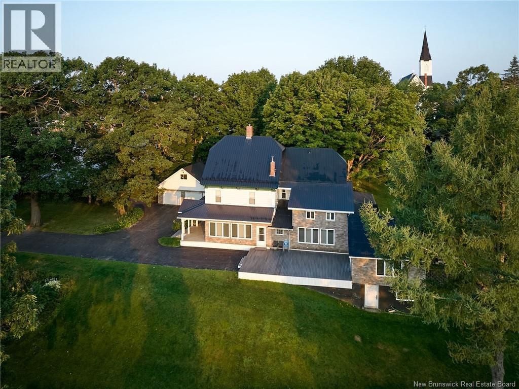 113 Regent Street, Woodstock, New Brunswick E7M 5Z6