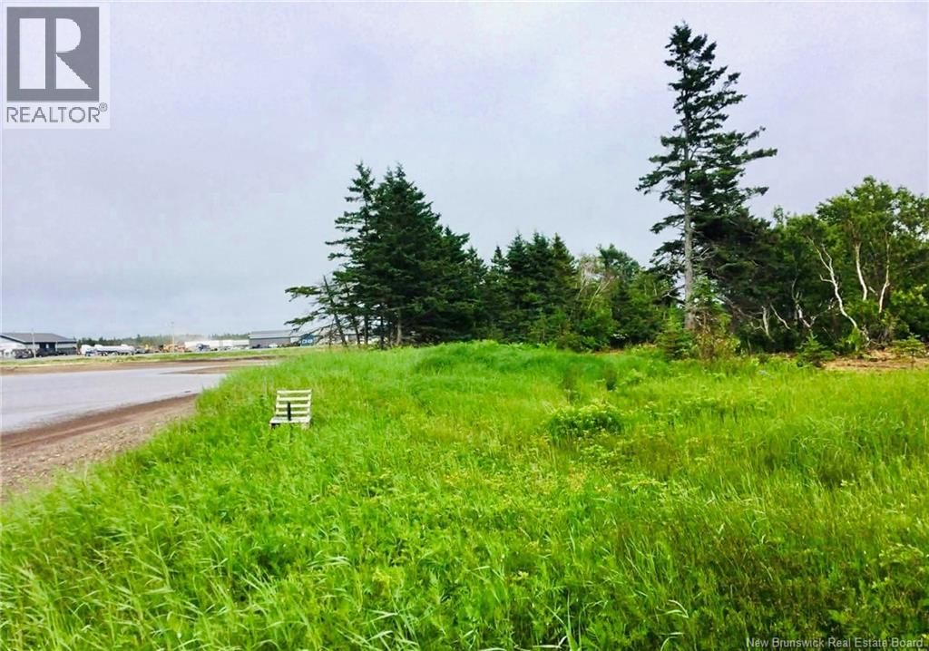 1.4 acres route 113, Haut-Lamèque, New Brunswick E8T 3L4