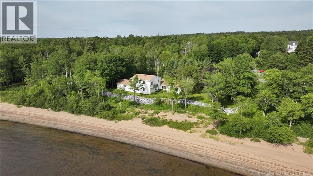 8 Tennis Court Road, Rothesay, New Brunswick E2E 5W4