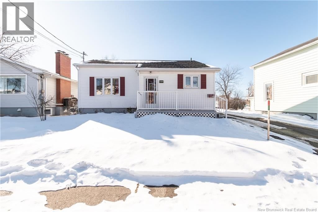 196 WAVERLEY AVENUE Image 1