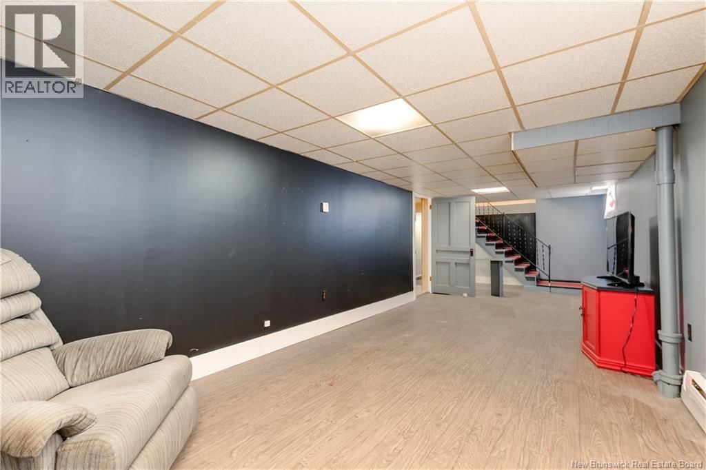 196 WAVERLEY AVENUE Image 21