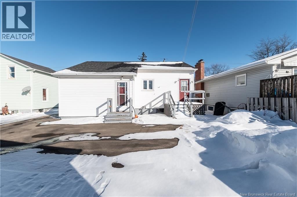 196 WAVERLEY AVENUE Image 27