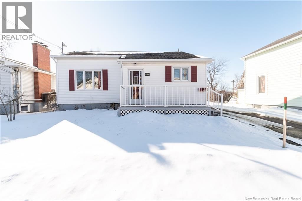 196 WAVERLEY AVENUE Image 30