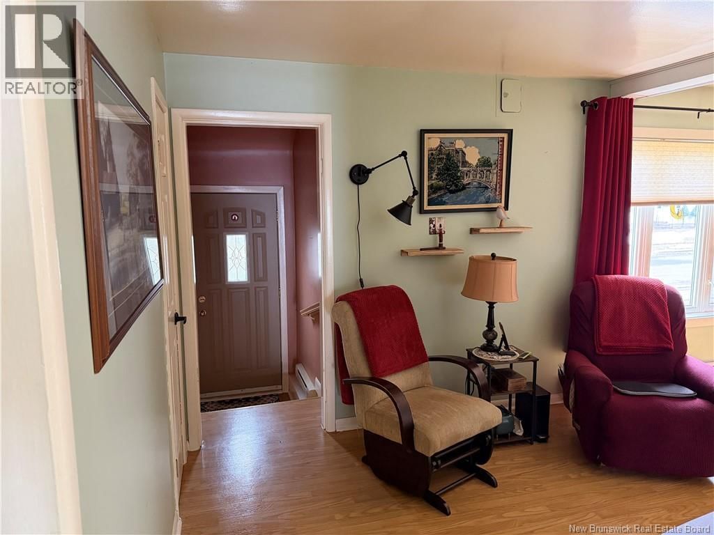 196 WAVERLEY AVENUE Image 5