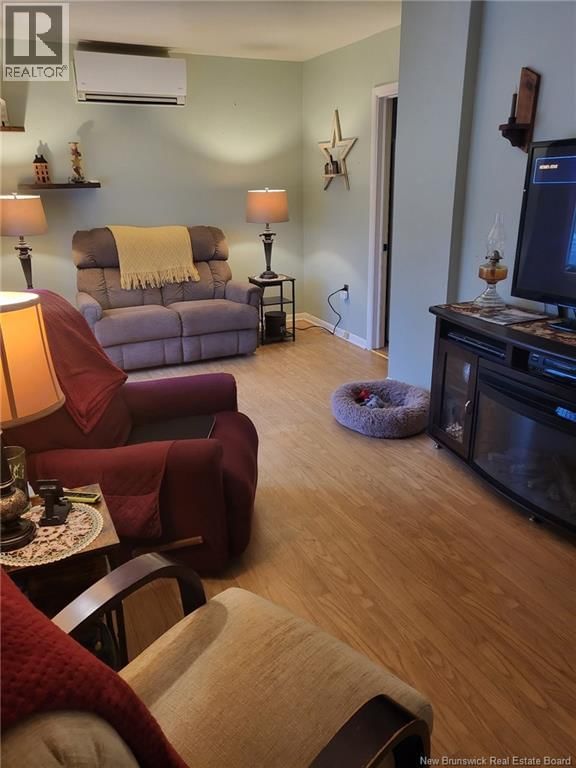 196 WAVERLEY AVENUE Image 8