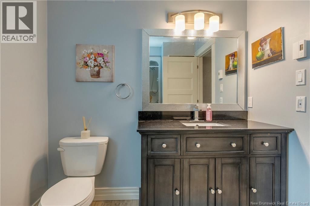 75 ANASTASIA CRESCENT Image 32