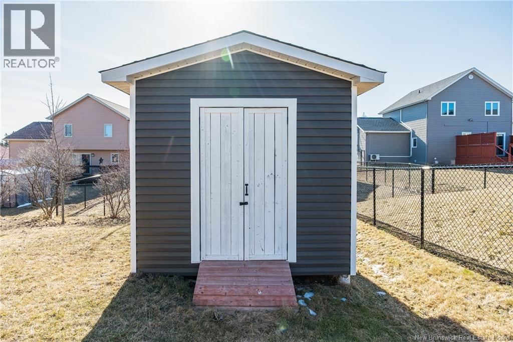 75 ANASTASIA CRESCENT Image 43