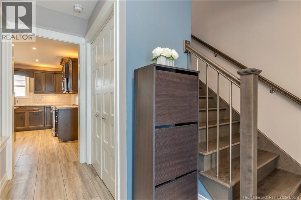 75 ANASTASIA CRESCENT Image 6