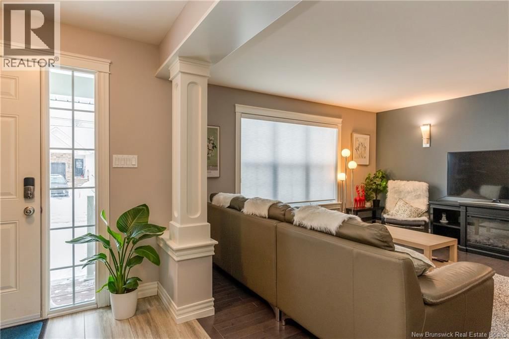 75 ANASTASIA CRESCENT Image 8