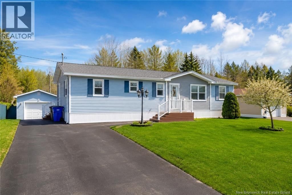 899 Rue Janick, Tracadie, New Brunswick E1X 1B8