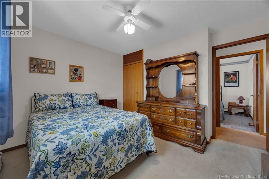 909 GRANDVIEW AVENUE Image 18