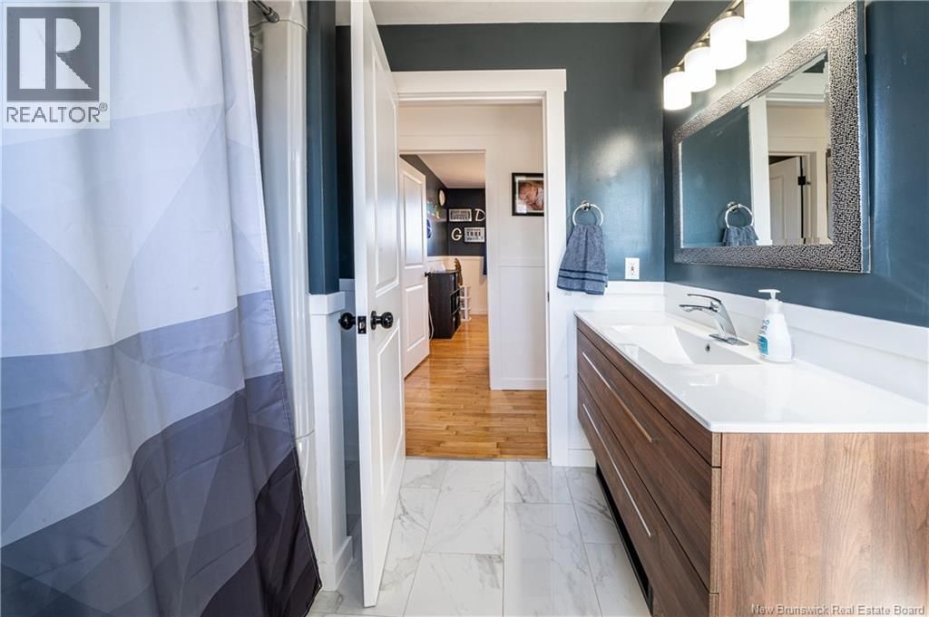 74 CARTIER STREET Image 31