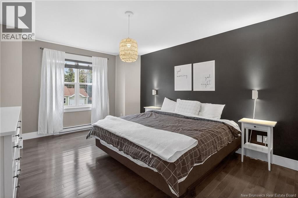 60 CROWBUSH CRESCENT Image 34