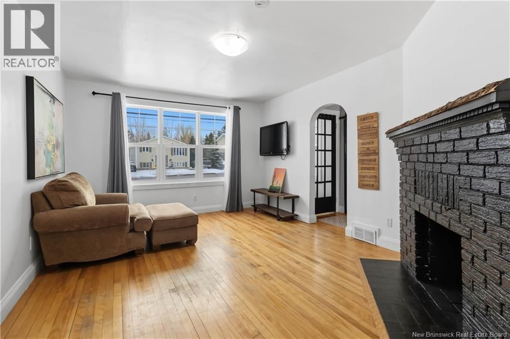 21 KENMORE DRIVE Image 18