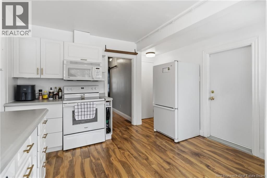 21 KENMORE DRIVE Image 20