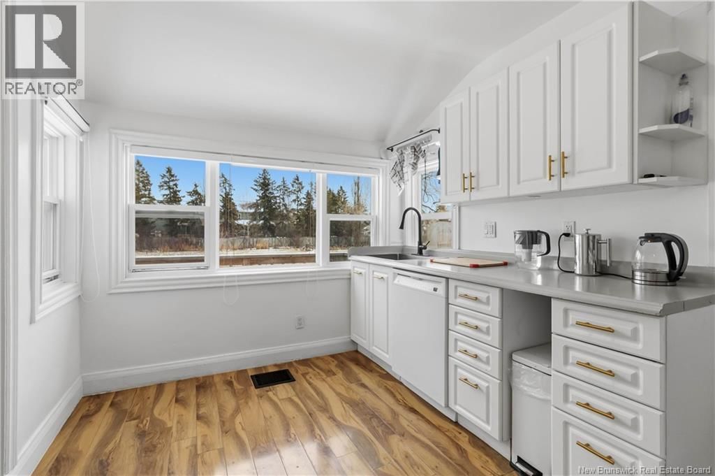 21 KENMORE DRIVE Image 21