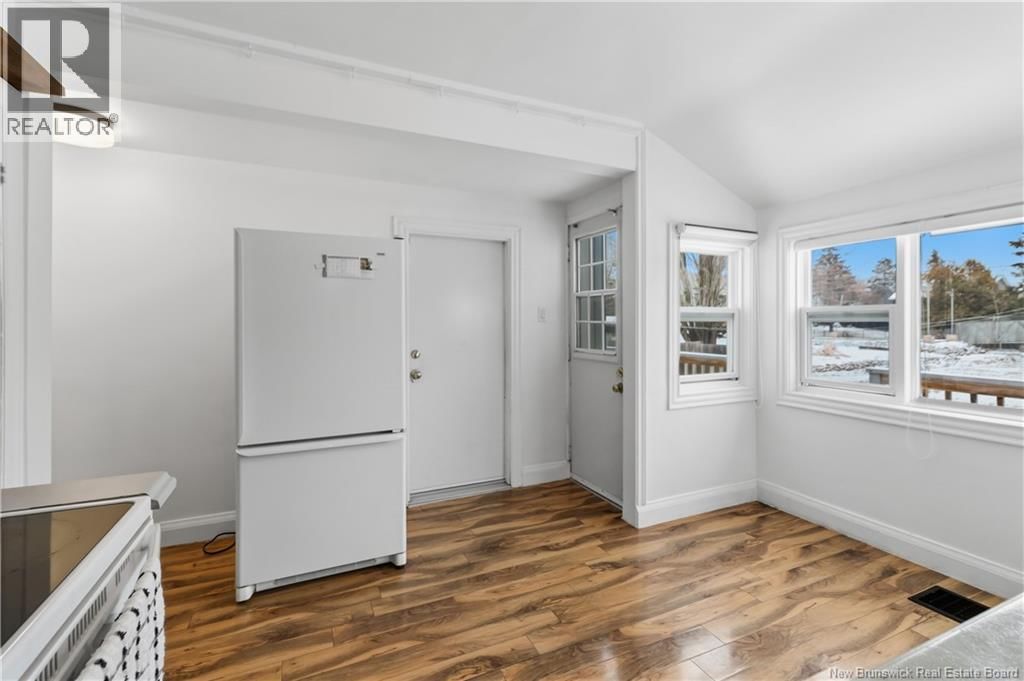 21 KENMORE DRIVE Image 24