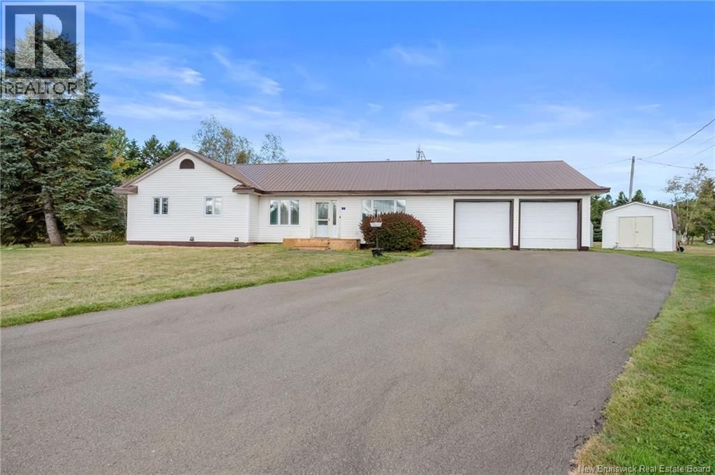 3 Chatellerault Avenue, Saint-Antoine, New Brunswick E4V 1C8