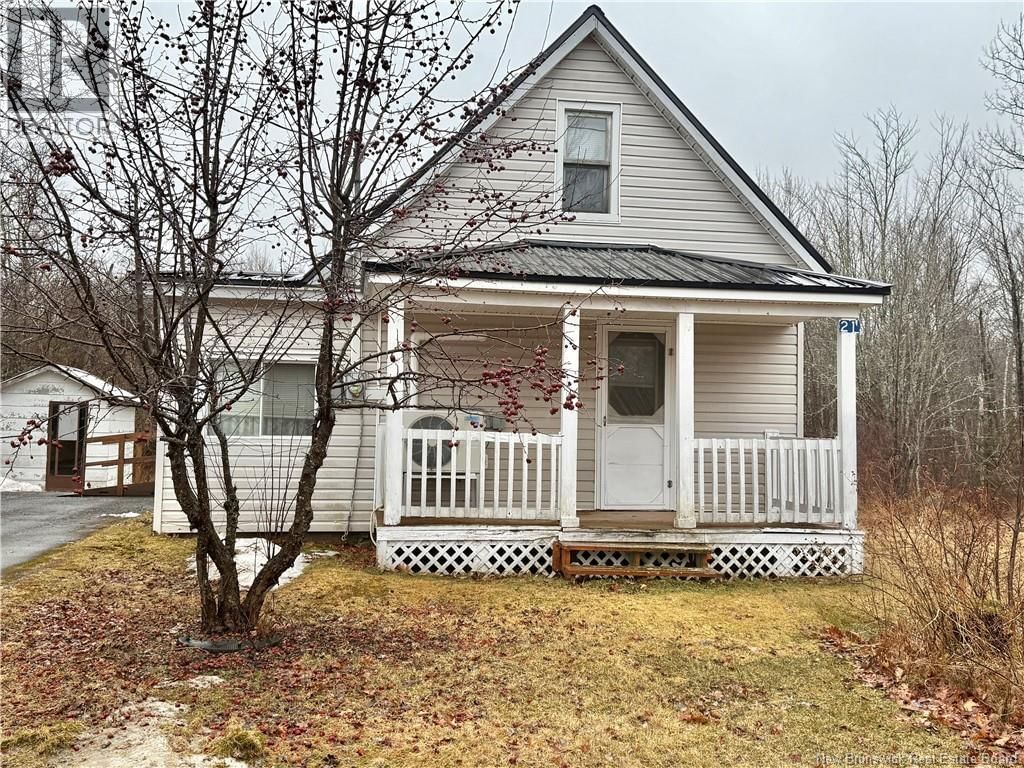 21 Maple Street, McAdam, New Brunswick E6J 1W1