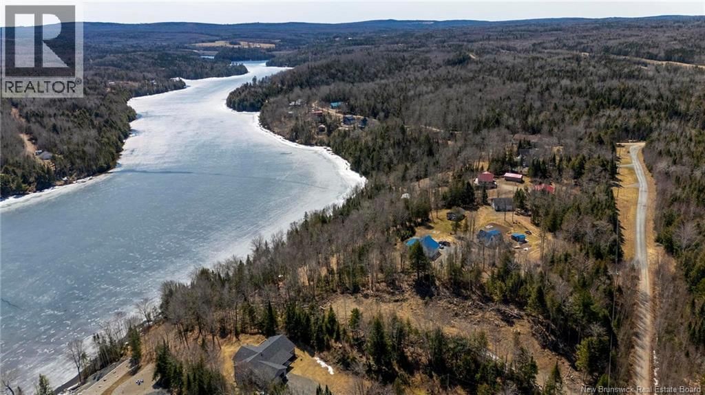 92-6 CARL AVENUE Image 4