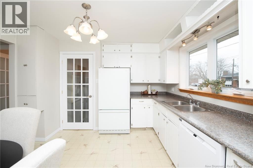 160 SNOW AVENUE Image 6