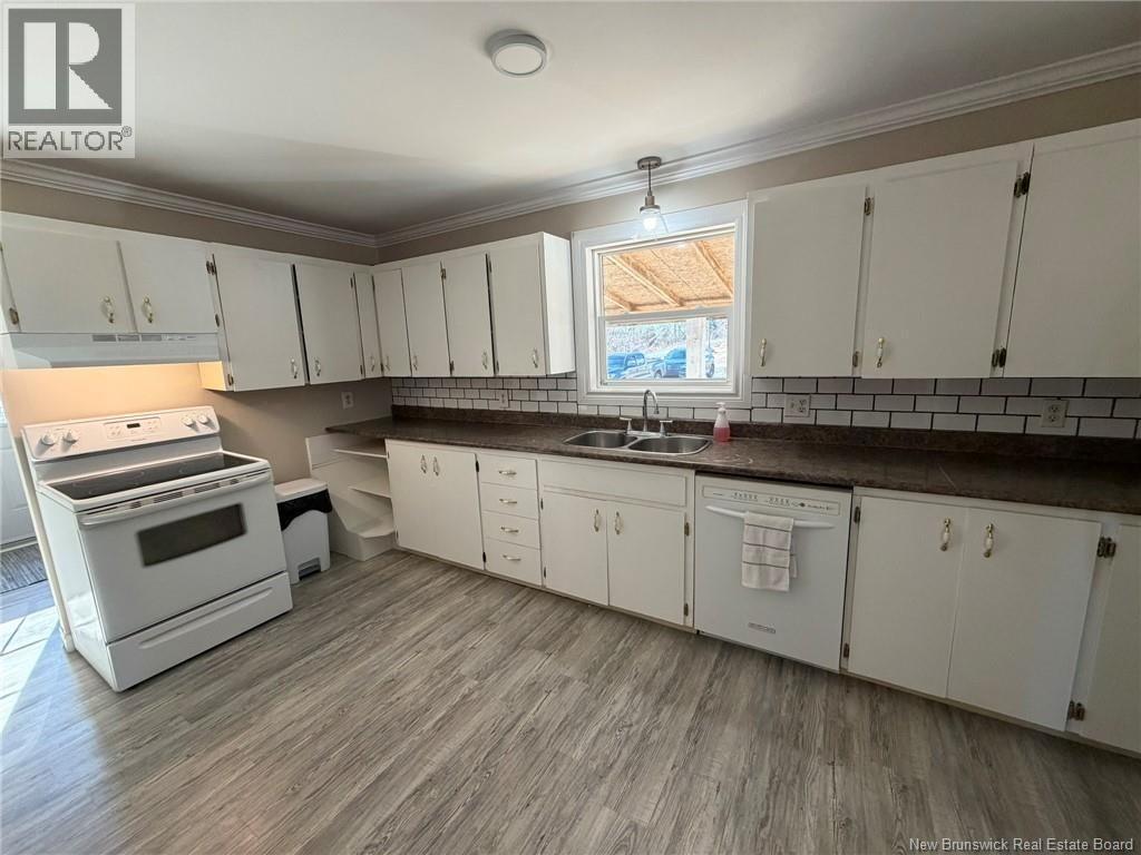 2281 103 ROUTE Image 4