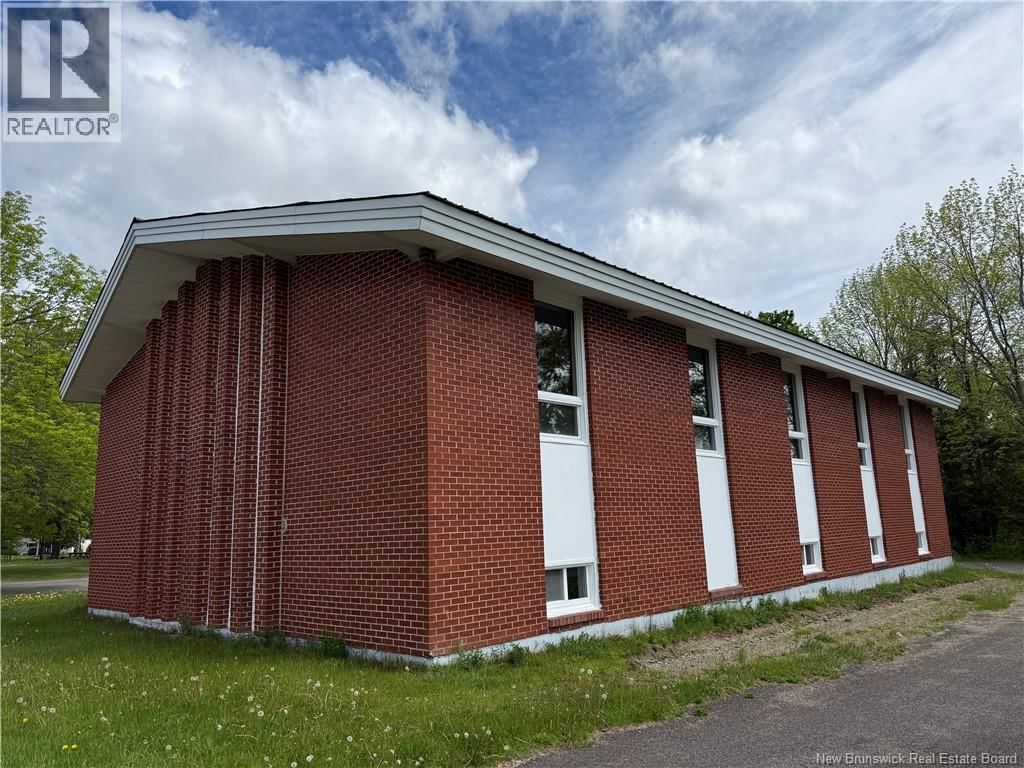 98 McNair Drive, Nackawic, New Brunswick E6G 1A8