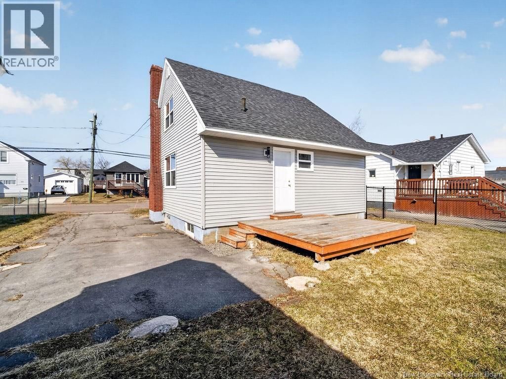 47 CHURCHILL STREET Image 32