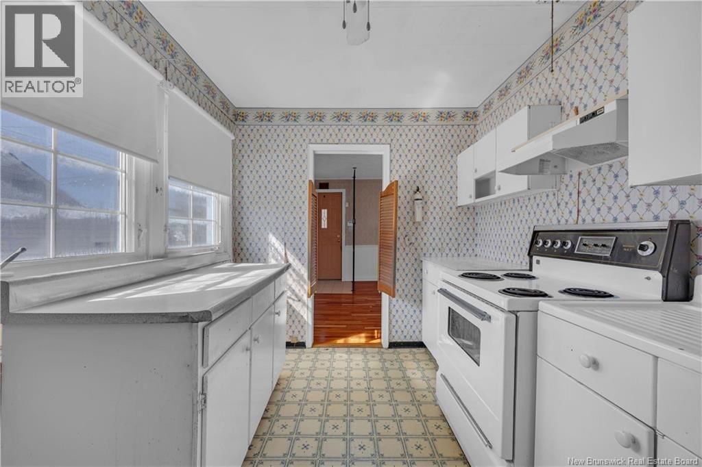 6 PUGSLEY AVENUE Image 10