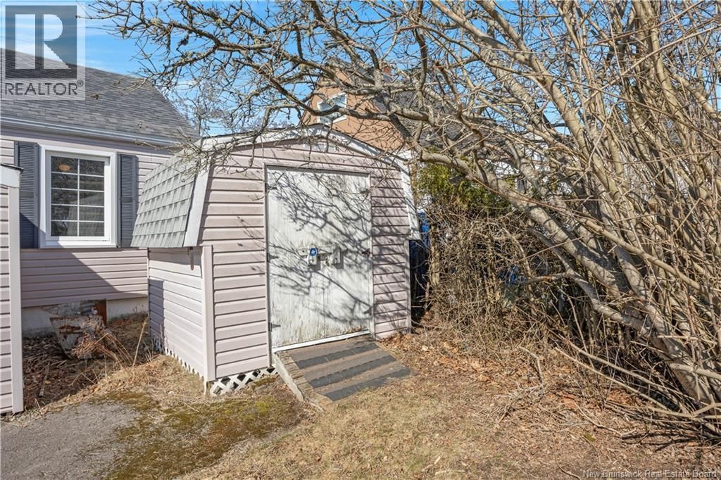 6 PUGSLEY AVENUE Image 18