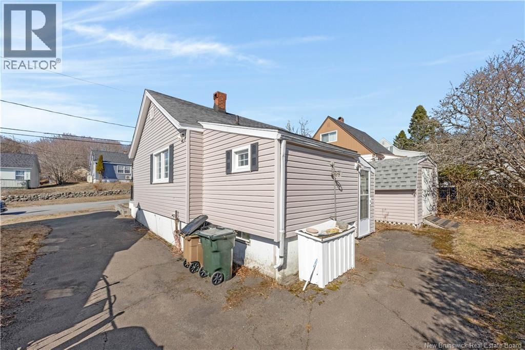 6 PUGSLEY AVENUE Image 19